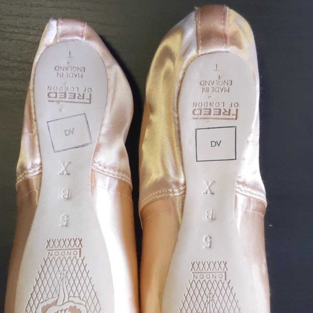Freed Pointe Shoes size 5X Maker B - Picture 2 of 3